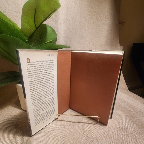 Gordon Parks "Voices In The Mirror" - An Autobiography Hard Cover Copyright 1990 - Picture 8 of 15